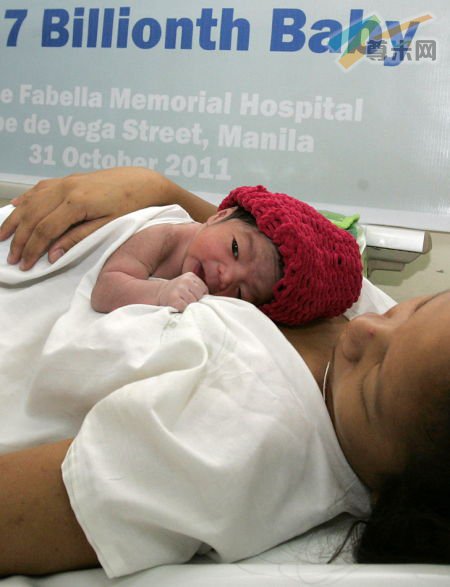 10月30日23时58分，菲律宾马尼拉，丹妮卡提前2分钟出生，成为菲律宾的“70亿宝宝”。