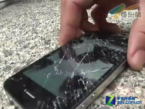 谁更怕摔？iPhone 4S/GALAXY SⅡ跌落试验 