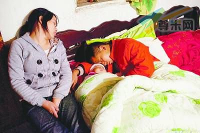 2011年11月，汪正年和彭双芹刚刚得知女儿患上重病 王辰摄    
